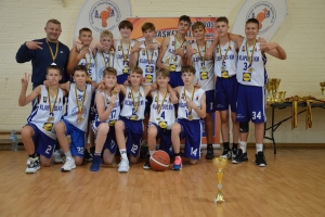Tarpatutiniame krepšinio turnyre &quot;TOBULA INSTALIACIJA CUP-2022&quot; puikiai pasirodė KKM komandos!